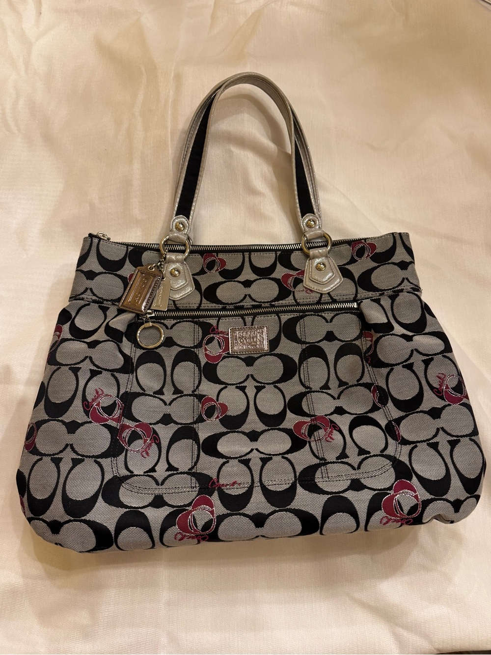 Coach H1120-18711 Poppy Signature Gray/Black W/Red Hearts Large Tote Bag